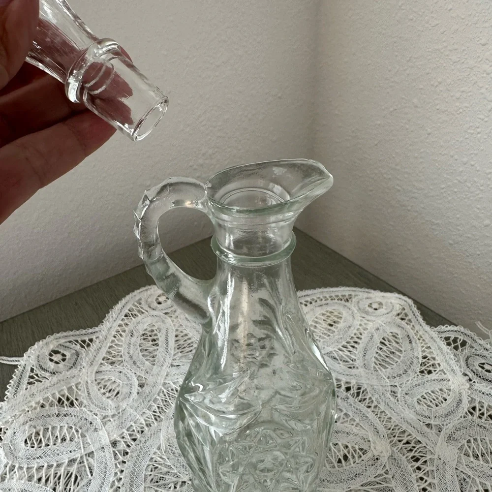 Vintage Anchor Hocking Early American Prescut Glass Vinegar / Oil Cruet decor